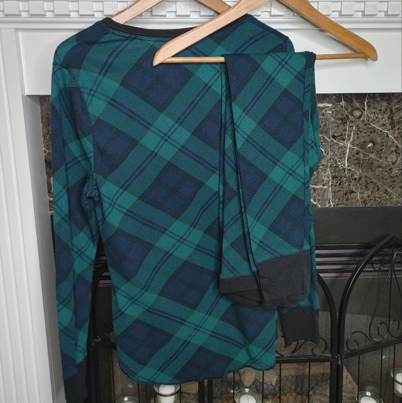 OLD NAVY THERMAL PAJAMAS, BLUE/GREEN PLAID XL (Top) & M (Bottom) - Picture 5 of 11